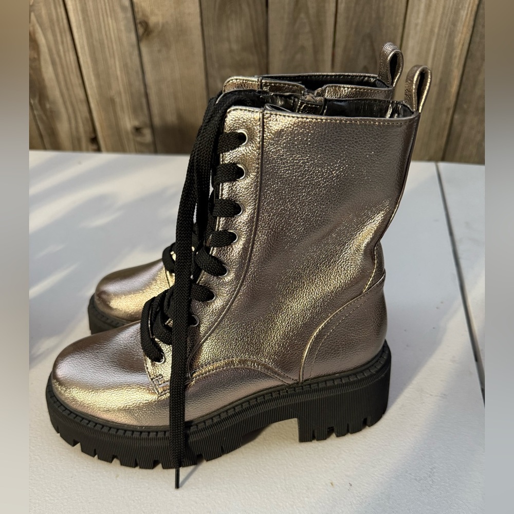 DV By Dolce Vita Glisten Combat Boots size 7 - Picture 3 of 6